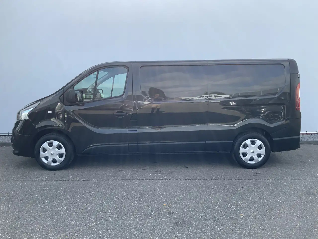 Renault Trafic 1.6 dCi T29 L2H1 Airco Cruise 3 Zits Navi Trekhaak - Panel van: picture 3 Renault Trafic 1.6 dCi T29 L2H1 Airco Cruise 3 Zits Navi Trekhaak - Panel van: picture 3