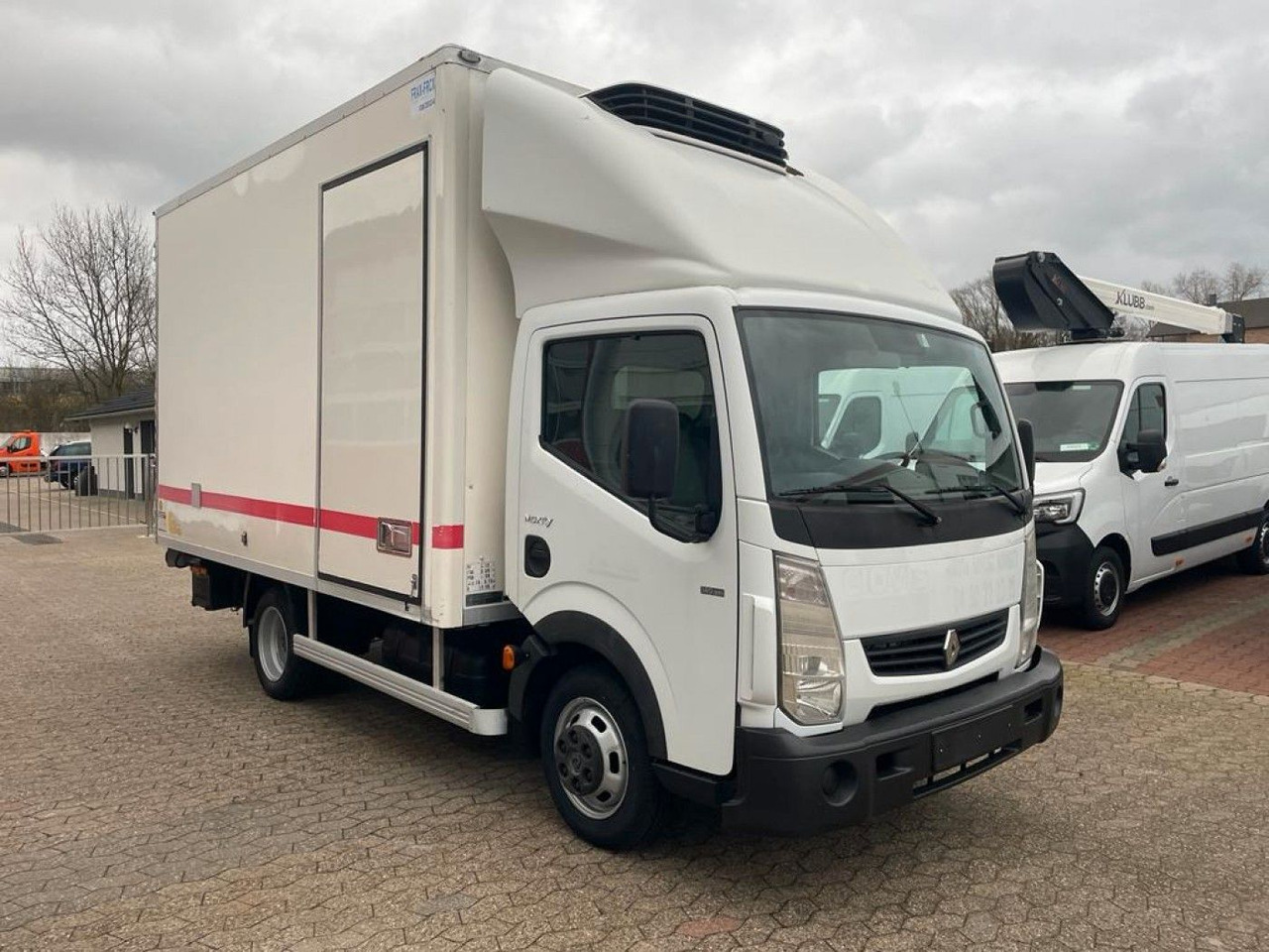 Renault Maxity Tiefkühlkoffer Multi-Temp Ladebordwand - Refrigerated van: picture 3 Renault Maxity Tiefkühlkoffer Multi-Temp Ladebordwand - Refrigerated van: picture 3