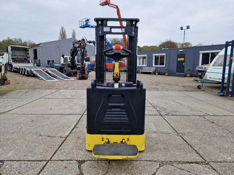 Hyster S1.5S elektrische stapelaar - Stacker: picture 5 Hyster S1.5S elektrische stapelaar - Stacker: picture 5