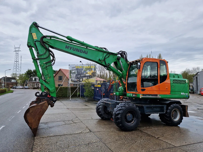 Hyundai Robex 160W-9A met 6-cilinder Cummins motor - Wheel excavator: picture 2 Hyundai Robex 160W-9A met 6-cilinder Cummins motor - Wheel excavator: picture 2