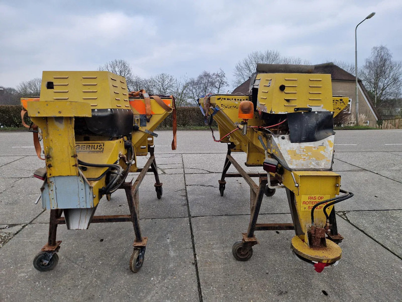 Jongerius 1000 droog zout strooier zo uit het werk! - Sand/ Salt spreader: picture 1 Jongerius 1000 droog zout strooier zo uit het werk! - Sand/ Salt spreader: picture 1