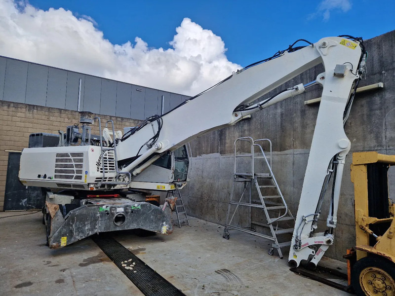 Sennebogen 821 overslagkraan - Waste/ Industry handler: picture 4 Sennebogen 821 overslagkraan - Waste/ Industry handler: picture 4