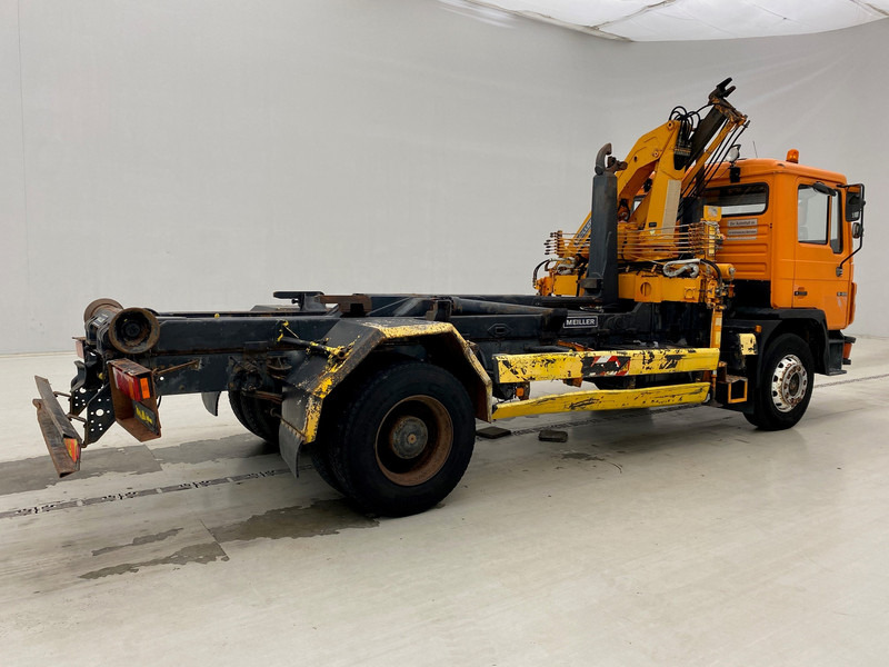 MAN 18.222* - Hook lift truck, Crane truck: picture 4 MAN 18.222* - Hook lift truck, Crane truck: picture 4