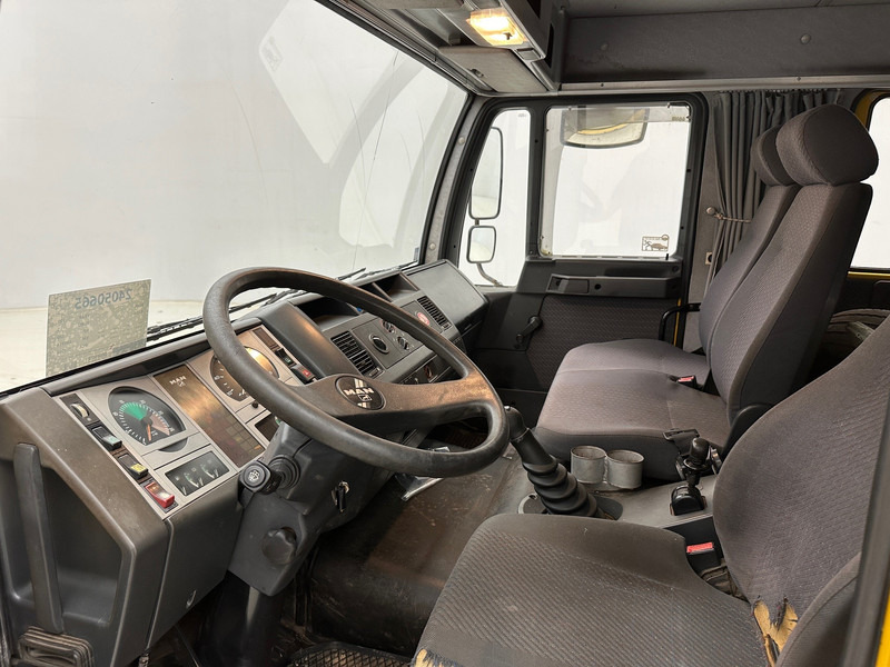 Autotransporter truck MAN 8.224: picture 10