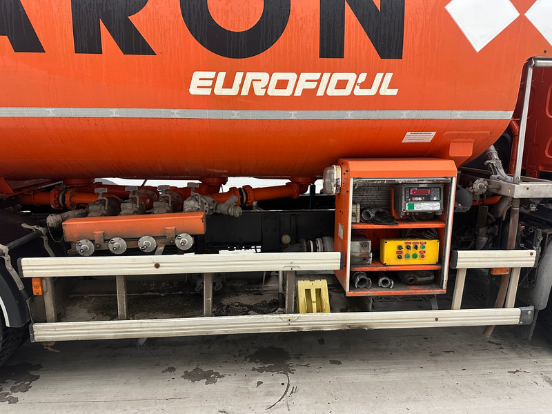 Renault Midlum 300 DXi - Tank truck: picture 4 Renault Midlum 300 DXi - Tank truck: picture 4