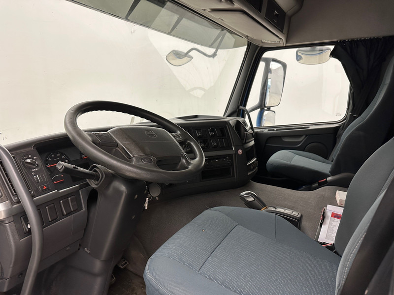 Volvo FM 370 + Renders Tautliner X-steering - Tractor unit: picture 4 Volvo FM 370 + Renders Tautliner X-steering - Tractor unit: picture 4