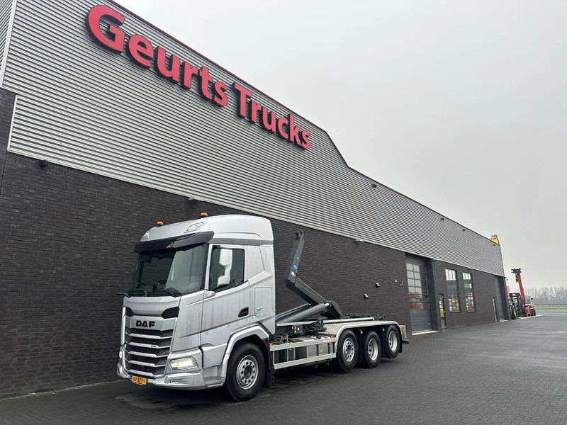 DAF XF 530 8X2 TRIPLE VDL S-30-6700 HAAKARMSYSTEEM/ABROLLKIPPER/HOOKLIFT/NIEUW/NEW - Hook lift truck: picture 2 DAF XF 530 8X2 TRIPLE VDL S-30-6700 HAAKARMSYSTEEM/ABROLLKIPPER/HOOKLIFT/NIEUW/NEW - Hook lift truck: picture 2
