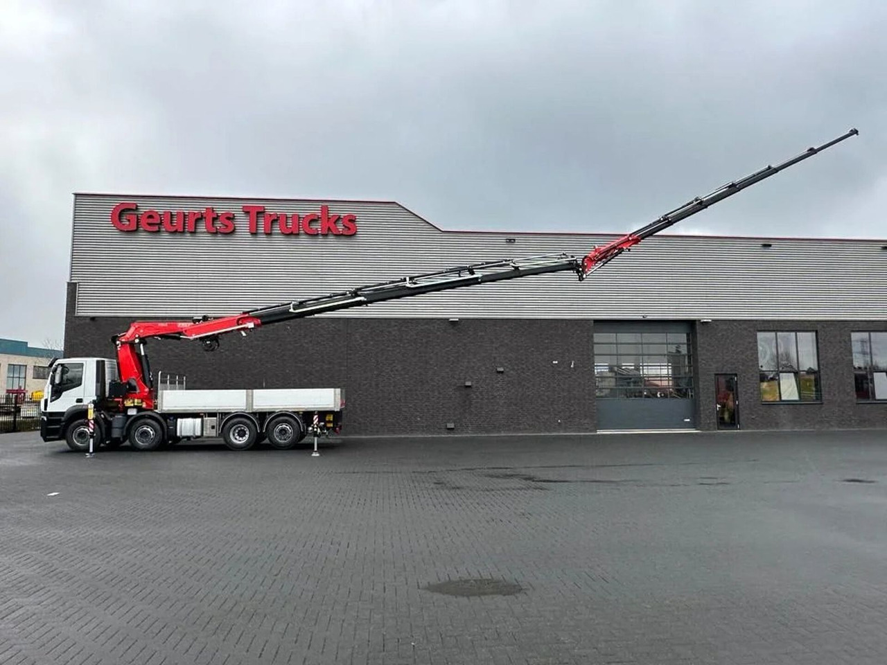 Iveco Stralis 480 X-WAY 8X2 + FASSI 545RA.2.26 + JIB L - Crane truck: picture 3 Iveco Stralis 480 X-WAY 8X2 + FASSI 545RA.2.26 + JIB L - Crane truck: picture 3