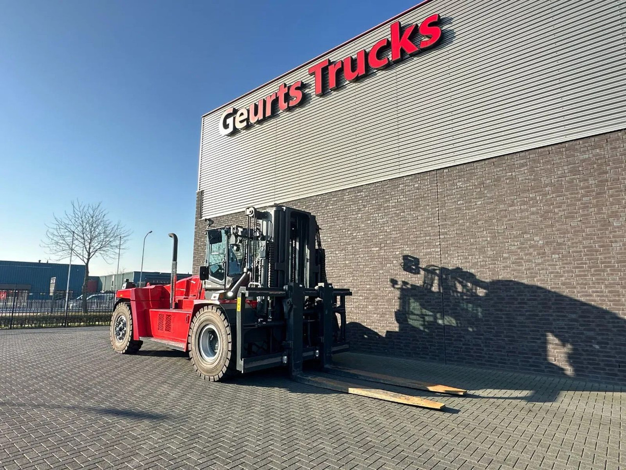 Kalmar DCG 330-12 VORKHEFTRUCK/ GABELSTAPLER/ FORKLIFT - Diesel forklift: picture 5 Kalmar DCG 330-12 VORKHEFTRUCK/ GABELSTAPLER/ FORKLIFT - Diesel forklift: picture 5