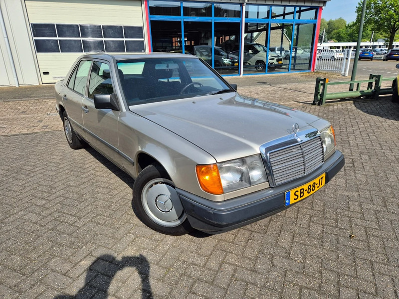 Mercedes-Benz 200-serie 200 E.. W124 - Car: picture 1 Mercedes-Benz 200-serie 200 E.. W124 - Car: picture 1