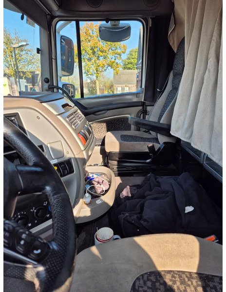 DAF XF 105-460pk ... only 618000km. - Tractor unit: picture 5 DAF XF 105-460pk ... only 618000km. - Tractor unit: picture 5