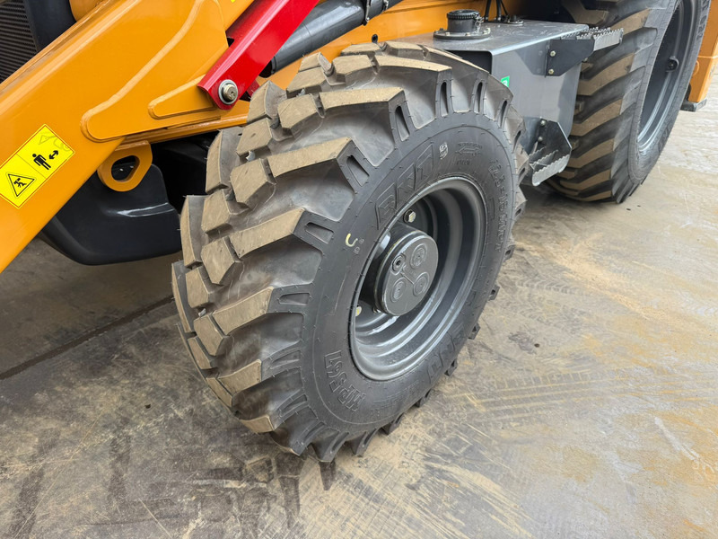 New Backhoe loader Case 570SV A/C 4x4 Telescopic boom: picture 15