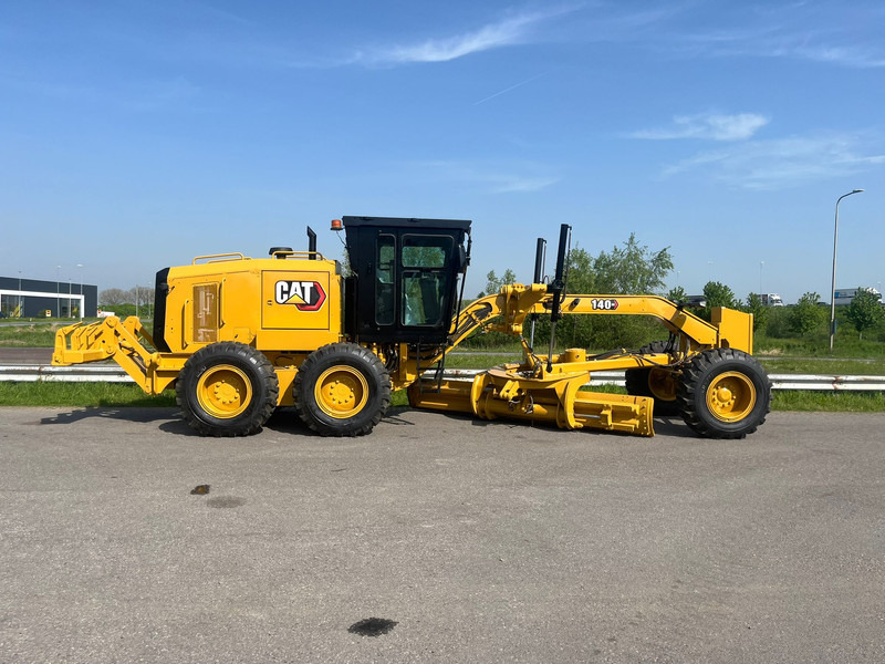 Caterpillar 140GC - Push block / Ripper / New Tires - Grader: picture 5 Caterpillar 140GC - Push block / Ripper / New Tires - Grader: picture 5