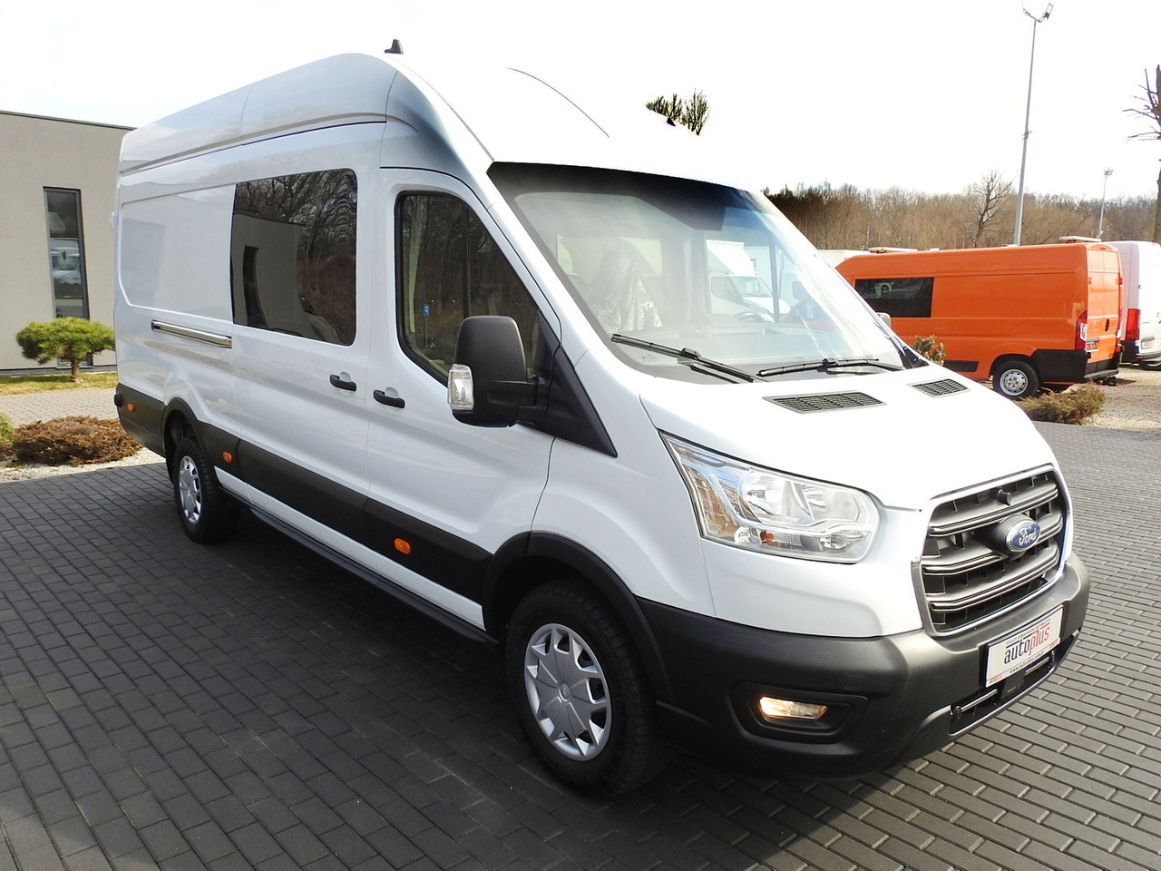 FORD TRANSIT BOX DELIVERY VAN 6 SEATS CRUISE CONTROL LED LIGHTS AIR CONDITIONING 180HP - Panel van: picture 4 FORD TRANSIT BOX DELIVERY VAN 6 SEATS CRUISE CONTROL LED LIGHTS AIR CONDITIONING 180HP - Panel van: picture 4