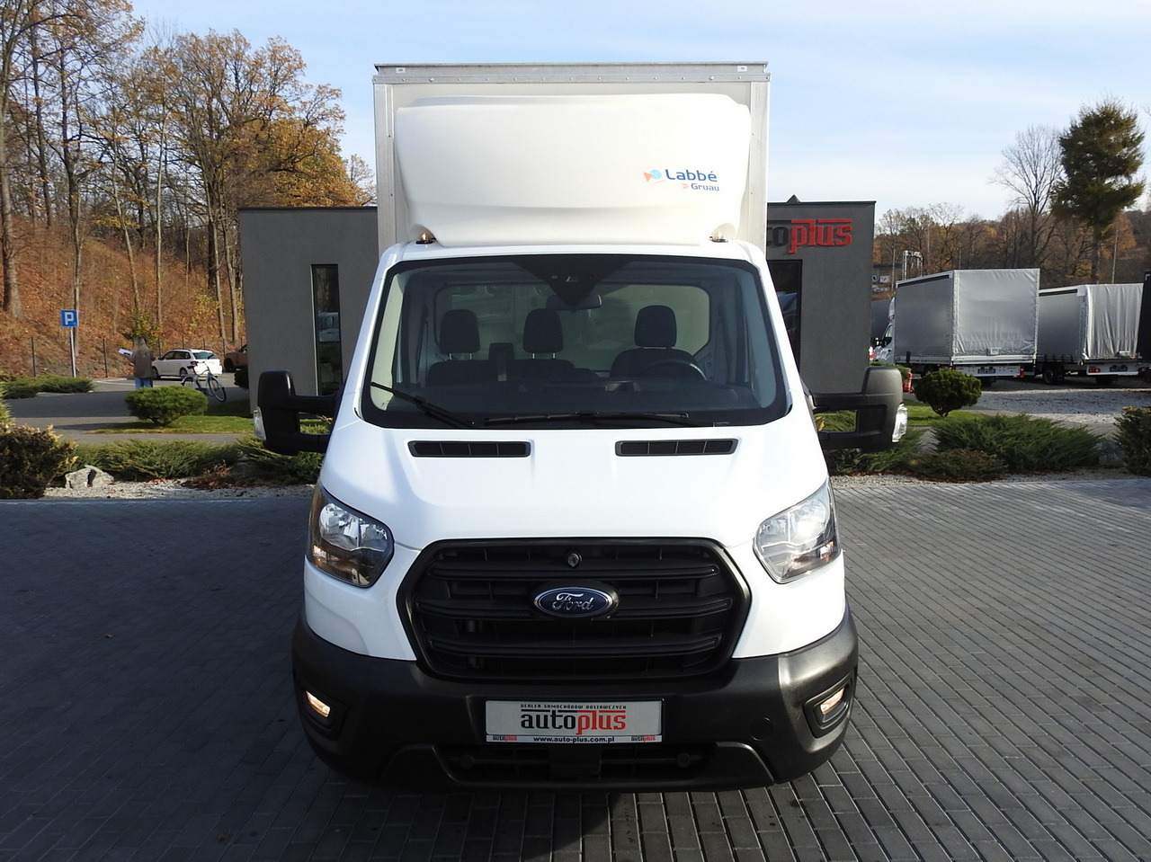 FORD TRANSIT BOX LIFT 8 PALLETS CRUISE CONTROL AIR CONDITIONING 130HP - Box van: picture 5 FORD TRANSIT BOX LIFT 8 PALLETS CRUISE CONTROL AIR CONDITIONING 130HP - Box van: picture 5