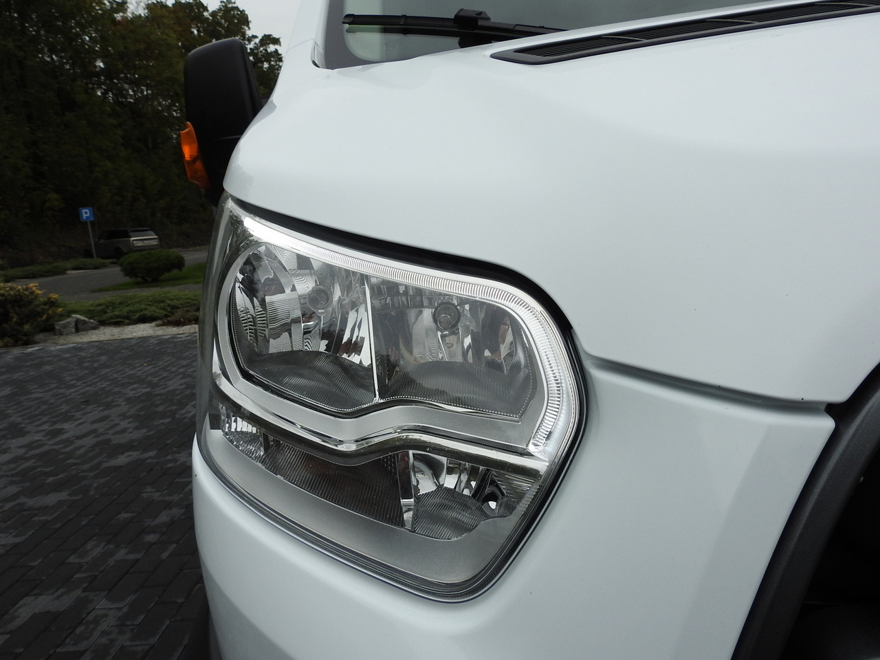 Refrigerated van FORD TRANSIT REFRIGERATOR VAN 0*C HEATING FUNCTION POWER SUPPLY 230V CRUISE CONTROL NAVIGATION AIR CONDITIONING LED LIGHTS 130HP: picture 20 Refrigerated van FORD TRANSIT REFRIGERATOR VAN 0*C HEATING FUNCTION POWER SUPPLY 230V CRUISE CONTROL NAVIGATION AIR CONDITIONING LED LIGHTS 130HP: picture 20