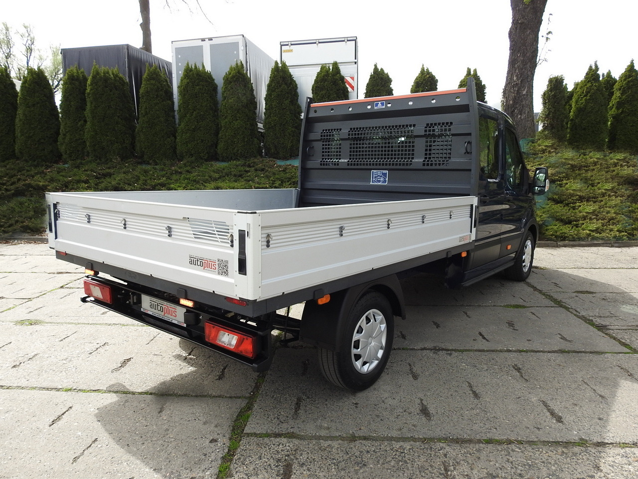 FORD TRANSIT STAKE BODY DOUBLE CABIN DOKA 7 SEATS CRUISE CONTROL AIR CONDITIONING LED LIGHTS 130HP - Flatbed van: picture 3 FORD TRANSIT STAKE BODY DOUBLE CABIN DOKA 7 SEATS CRUISE CONTROL AIR CONDITIONING LED LIGHTS 130HP - Flatbed van: picture 3
