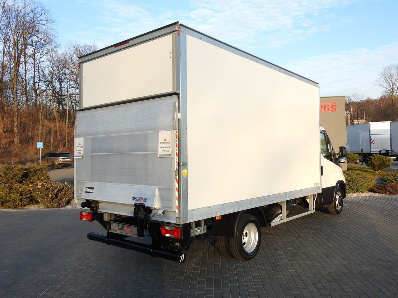 IVECO DAILY 35S16 BOX LIFT 8 PALLETS CRUISE CONTROL AIR CONDITIONING TWIN WHEELS 160HP - Box van: picture 3 IVECO DAILY 35S16 BOX LIFT 8 PALLETS CRUISE CONTROL AIR CONDITIONING TWIN WHEELS 160HP - Box van: picture 3