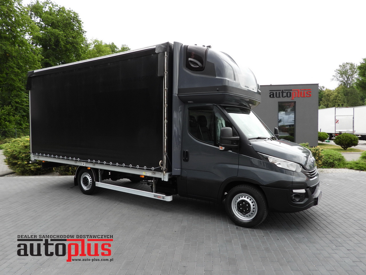 IVECO DAILY 35S18 TARPAULIN 10 PALLETS WEBASTO CRUISE CONTROL PNEUMATICS AUTOMATIC TRANSMISSION HI-MATIC AIR CONDITIONING 180HP - Curtain side van: picture 1 IVECO DAILY 35S18 TARPAULIN 10 PALLETS WEBASTO CRUISE CONTROL PNEUMATICS AUTOMATIC TRANSMISSION HI-MATIC AIR CONDITIONING 180HP - Curtain side van: picture 1