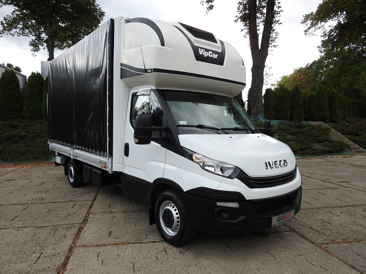 IVECO DAILY 35S18 TARPAULIN LIFT 8 PALLETS CRUISE CONTROL AIR CONDITIONING  180HP - Curtain side van: picture 4 IVECO DAILY 35S18 TARPAULIN LIFT 8 PALLETS CRUISE CONTROL AIR CONDITIONING  180HP - Curtain side van: picture 4
