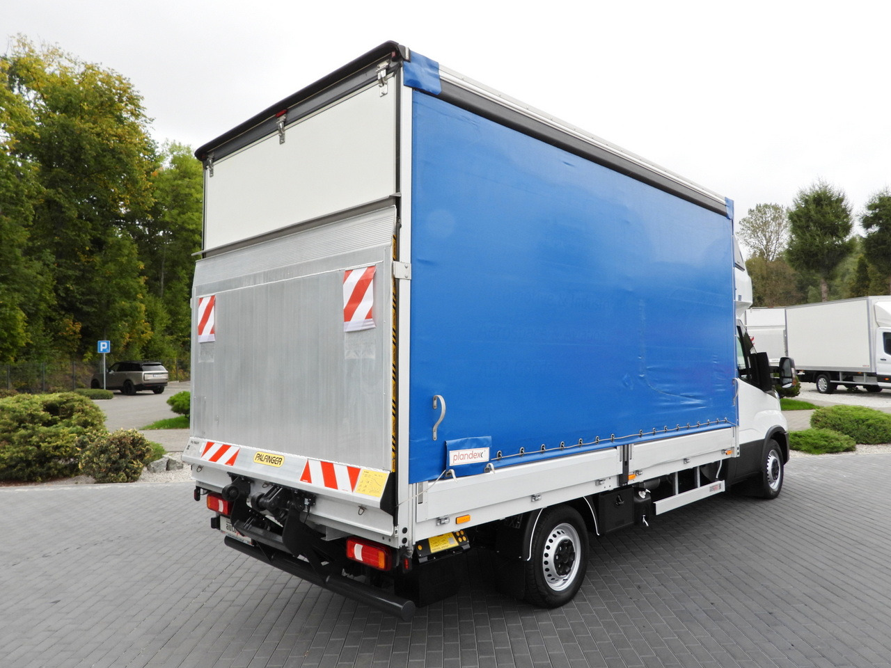 IVECO DAILY 35S18 TARPAULIN LIFT 8 PALLETS WEBASTO CRUISE CONTROL LED LIGHTS AIR CONDITIONING 180HP - Curtain side van: picture 3 IVECO DAILY 35S18 TARPAULIN LIFT 8 PALLETS WEBASTO CRUISE CONTROL LED LIGHTS AIR CONDITIONING 180HP - Curtain side van: picture 3