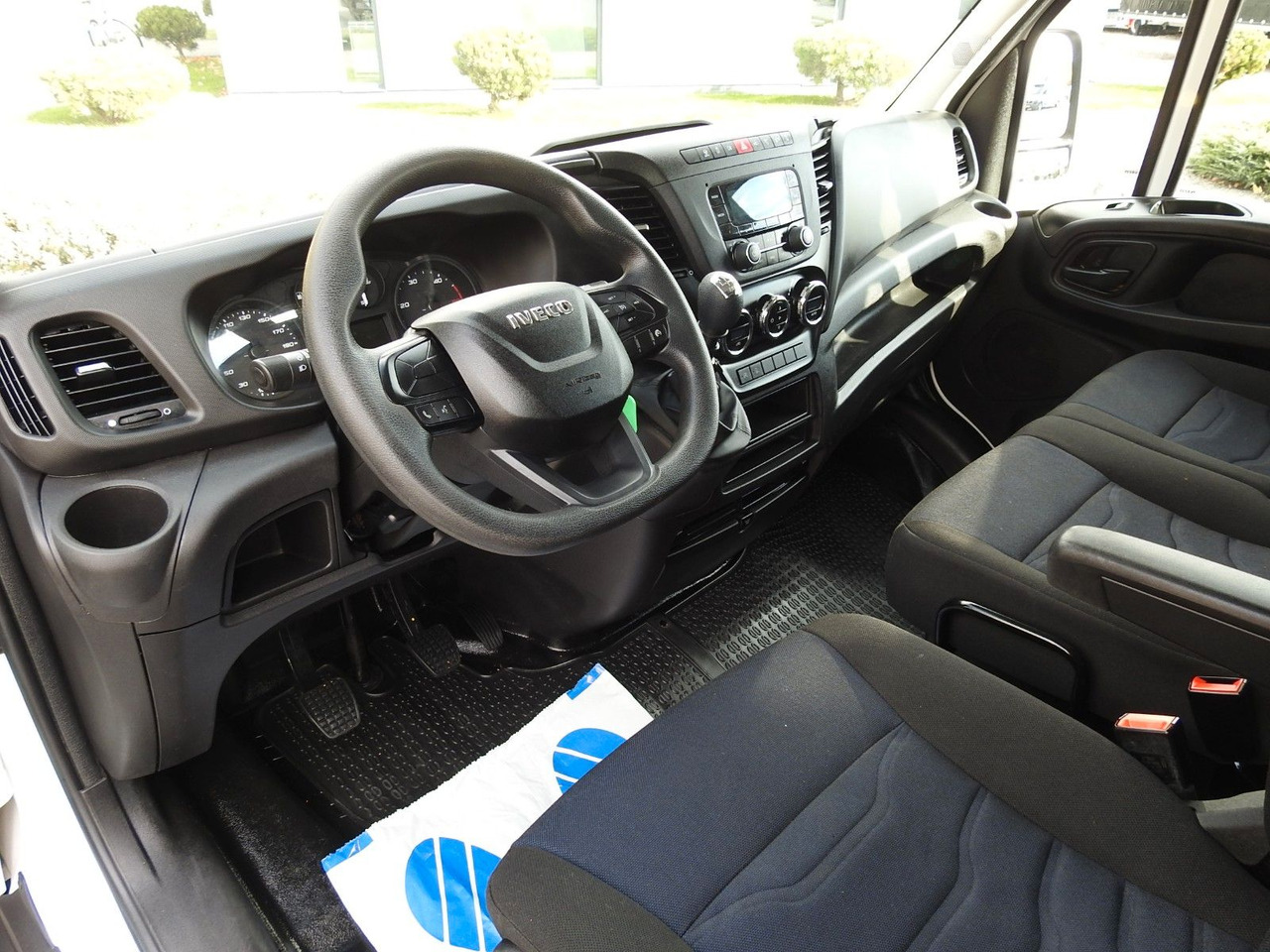 Iveco DAILY 35C14 KASTENWAGEN DOPPELKABINE 7 SITZE - Panel van, Combi van: picture 2 Iveco DAILY 35C14 KASTENWAGEN DOPPELKABINE 7 SITZE - Panel van, Combi van: picture 2
