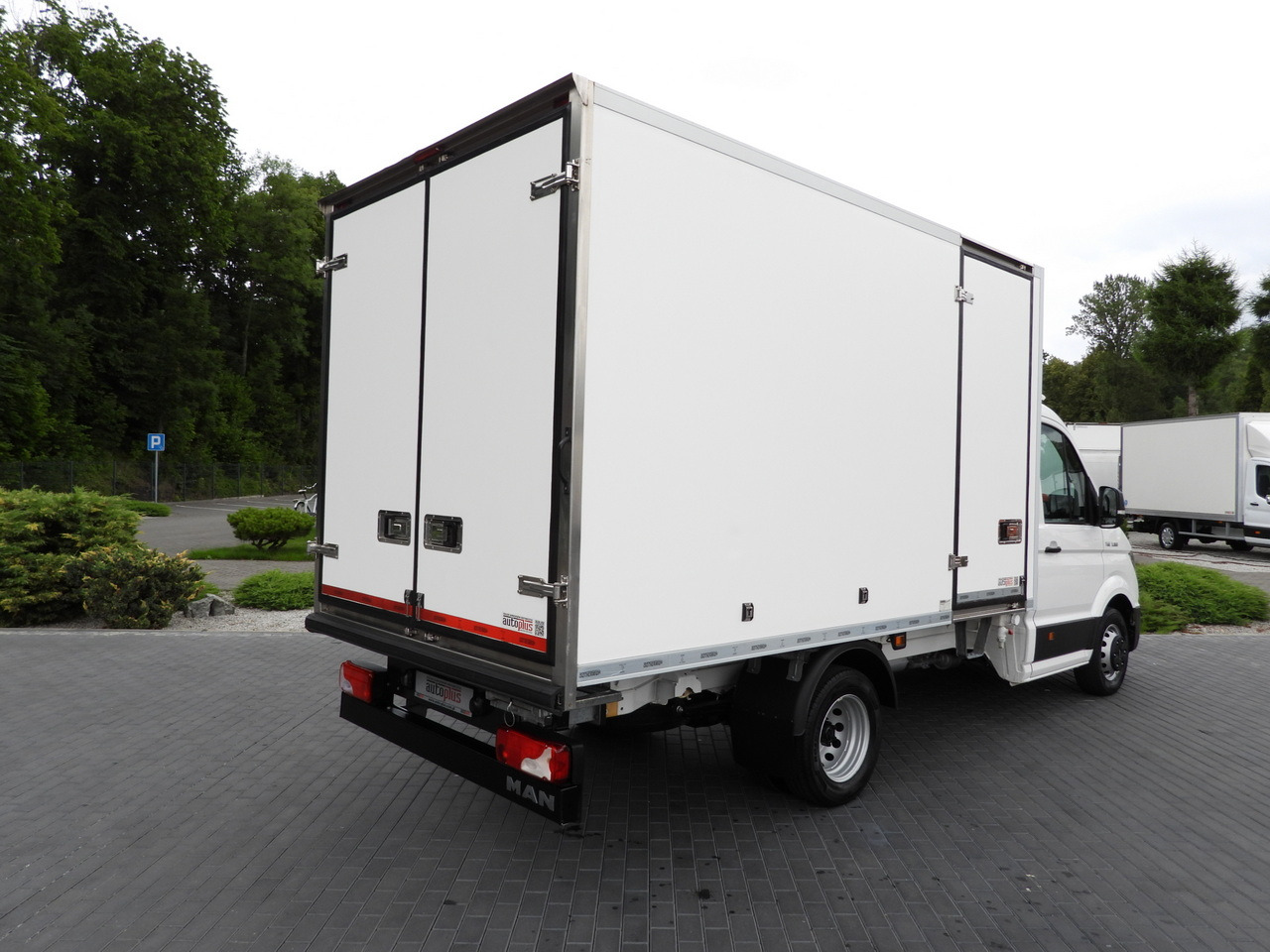 MAN TGE 3.180 REGRIGERATOR BOX 0*C CRUISE CONTROL TWIN WHEELS AIR CONDITIONING 180HP - Refrigerated van: picture 3 MAN TGE 3.180 REGRIGERATOR BOX 0*C CRUISE CONTROL TWIN WHEELS AIR CONDITIONING 180HP - Refrigerated van: picture 3