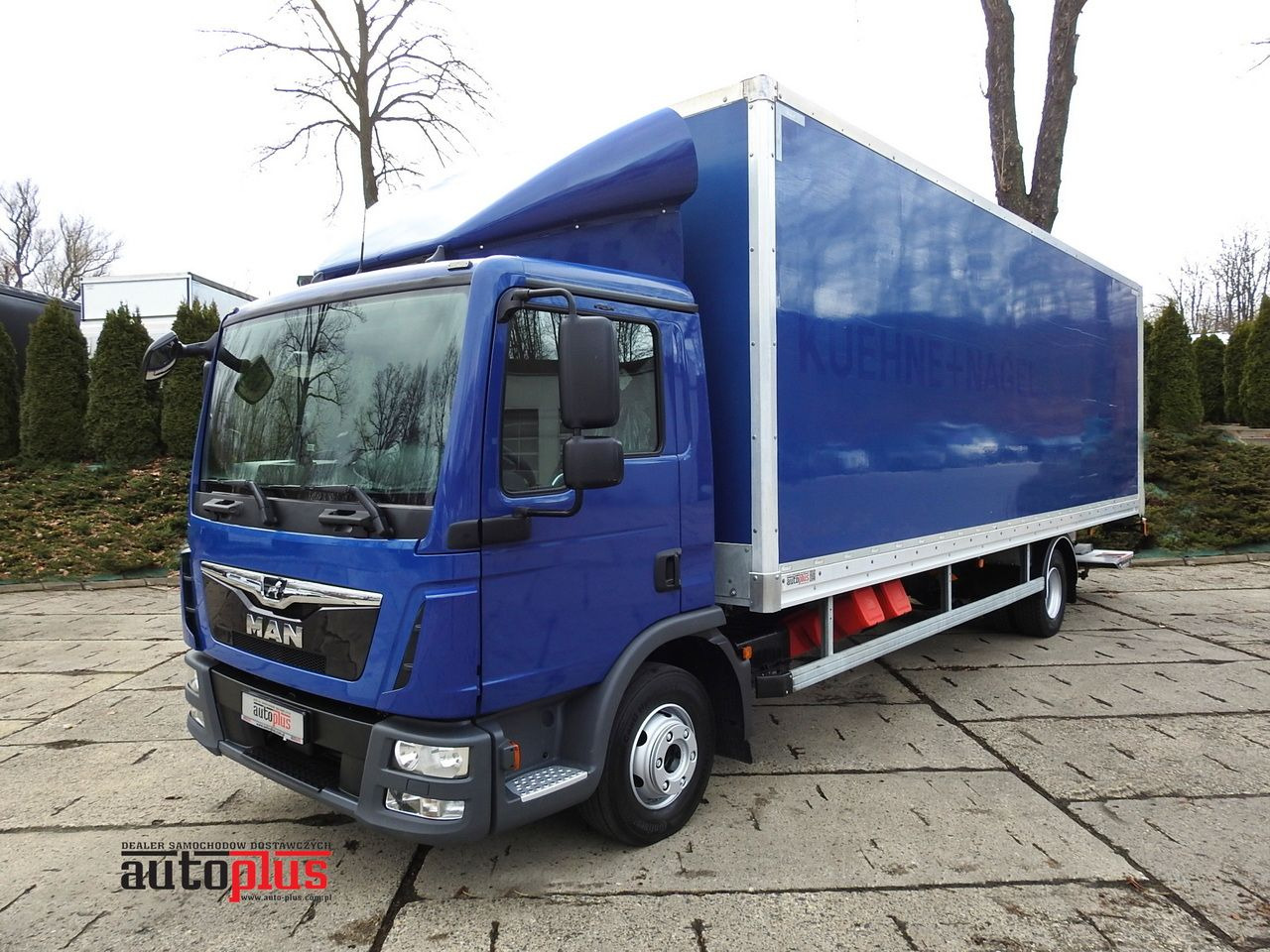 MAN TGL 12.220 BOX LIFT 18 PALLETS CRUISE CONTROLAIR CONDITIONING PNEUMATICS AUTOMATIC TWIN WHEELS 220HP - Box van: picture 1 MAN TGL 12.220 BOX LIFT 18 PALLETS CRUISE CONTROLAIR CONDITIONING PNEUMATICS AUTOMATIC TWIN WHEELS 220HP - Box van: picture 1