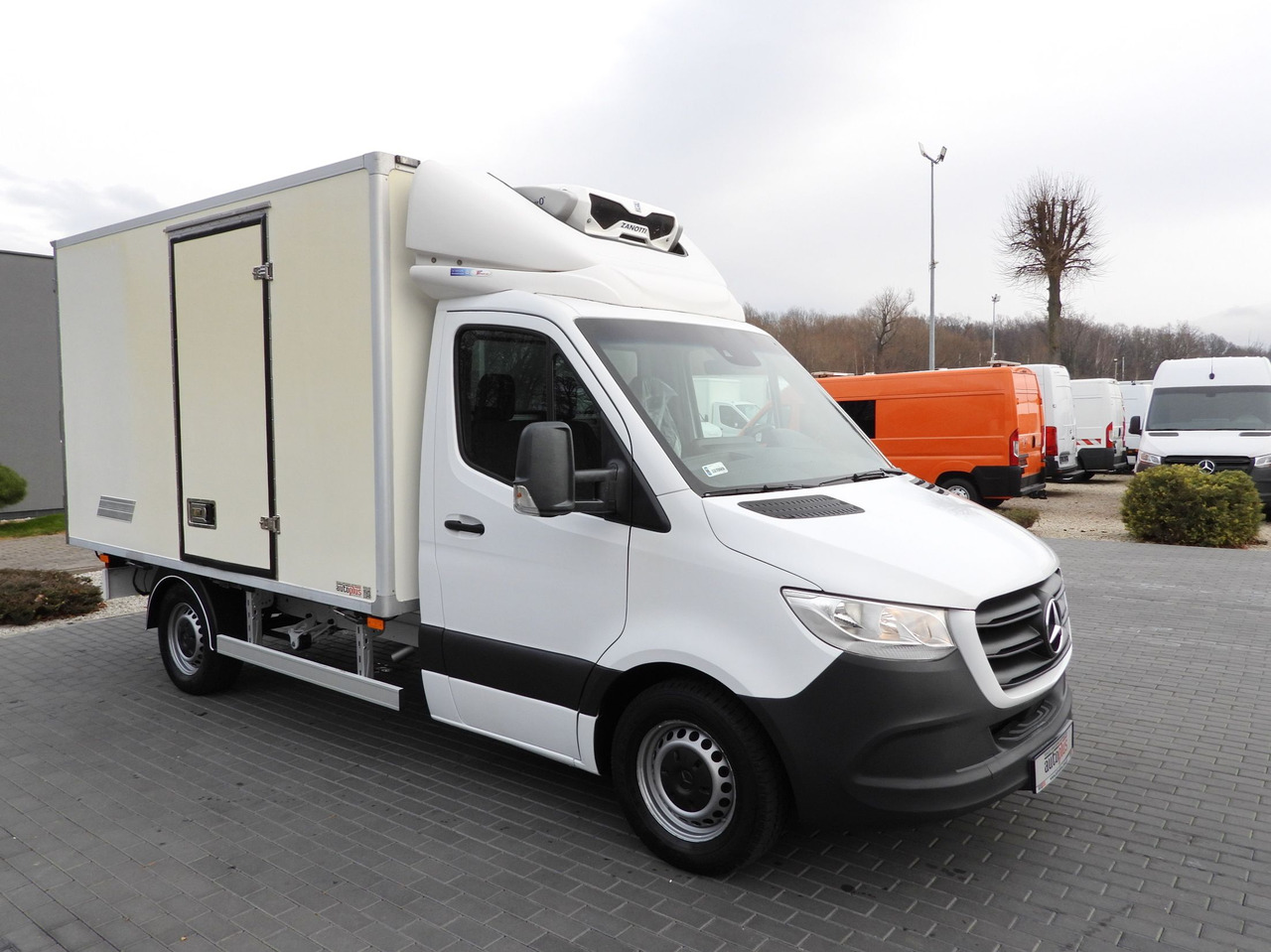 MERCEDES SPRINTER 314 REGRIGERATOR BOX -1*C CRUISE CONTROL NAVIGATION AIR CONDITIONING 140HP - Refrigerated van: picture 4 MERCEDES SPRINTER 314 REGRIGERATOR BOX -1*C CRUISE CONTROL NAVIGATION AIR CONDITIONING 140HP - Refrigerated van: picture 4