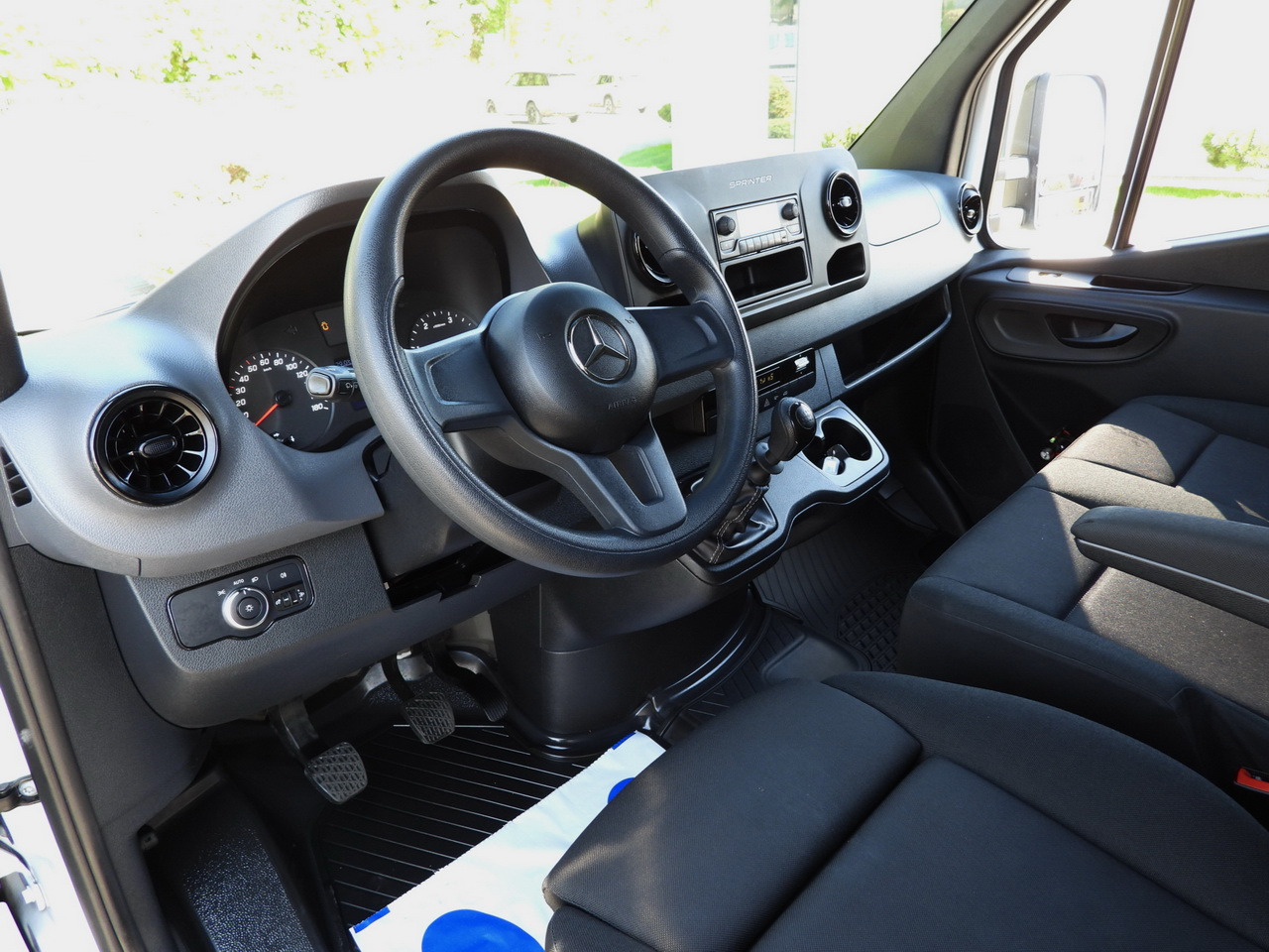 MERCEDES SPRINTER 315 BOX LIFT 8 PALLETS AIR CONDITIONING  150HP - Refrigerated van: picture 2 MERCEDES SPRINTER 315 BOX LIFT 8 PALLETS AIR CONDITIONING  150HP - Refrigerated van: picture 2