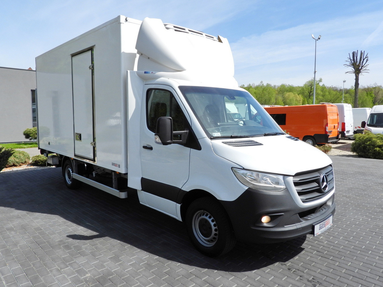 MERCEDES SPRINTER 316 REGRIGERATOR BOX 0*C LIFT 8 PALLETS CRUISE CONTROL PNEUMATICS AIR CONDITIONING 160HP - Refrigerated van: picture 4 MERCEDES SPRINTER 316 REGRIGERATOR BOX 0*C LIFT 8 PALLETS CRUISE CONTROL PNEUMATICS AIR CONDITIONING 160HP - Refrigerated van: picture 4