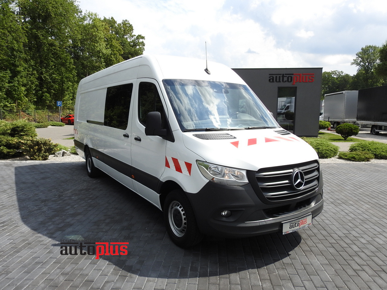 MERCEDES SPRINTER BOX DELIVERY VAN 5 SEATS CRUISE CONTROL NAVIGATION AIR CONDITIONING AUTOMATIC TRANSMISSION 160HP - Panel van: picture 1 MERCEDES SPRINTER BOX DELIVERY VAN 5 SEATS CRUISE CONTROL NAVIGATION AIR CONDITIONING AUTOMATIC TRANSMISSION 160HP - Panel van: picture 1