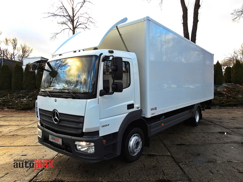 Mercedes-Benz ATEGO 12.24 KOFFER 18 PALETTEN AUFZUG - Box truck: picture 1 Mercedes-Benz ATEGO 12.24 KOFFER 18 PALETTEN AUFZUG - Box truck: picture 1