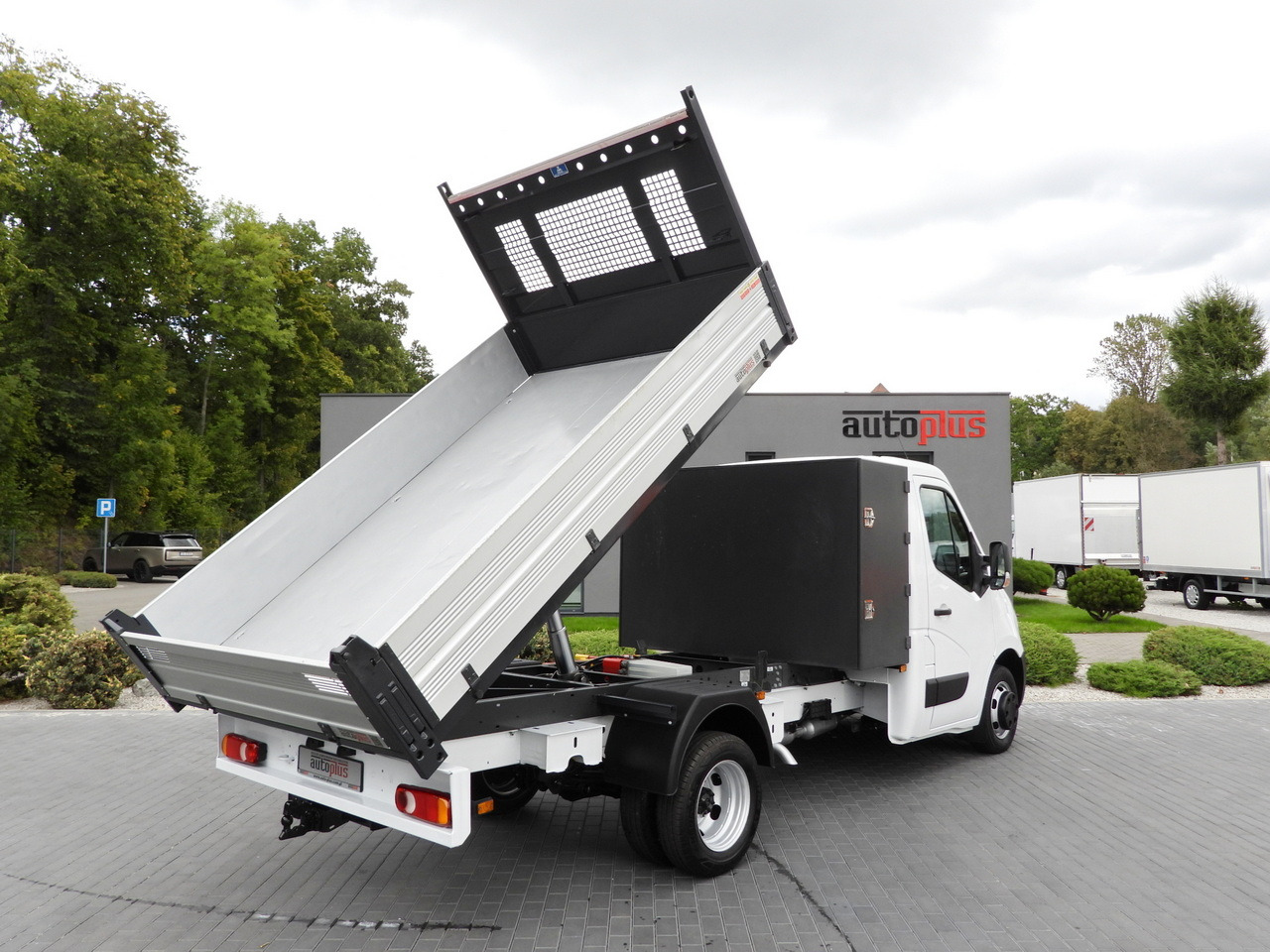 OPEL MOVANO TIPPER NAVIGATION LED LIGHTS TWIN WHEELS AIR CONDITIONING 145HP - Tipper van: picture 3 OPEL MOVANO TIPPER NAVIGATION LED LIGHTS TWIN WHEELS AIR CONDITIONING 145HP - Tipper van: picture 3