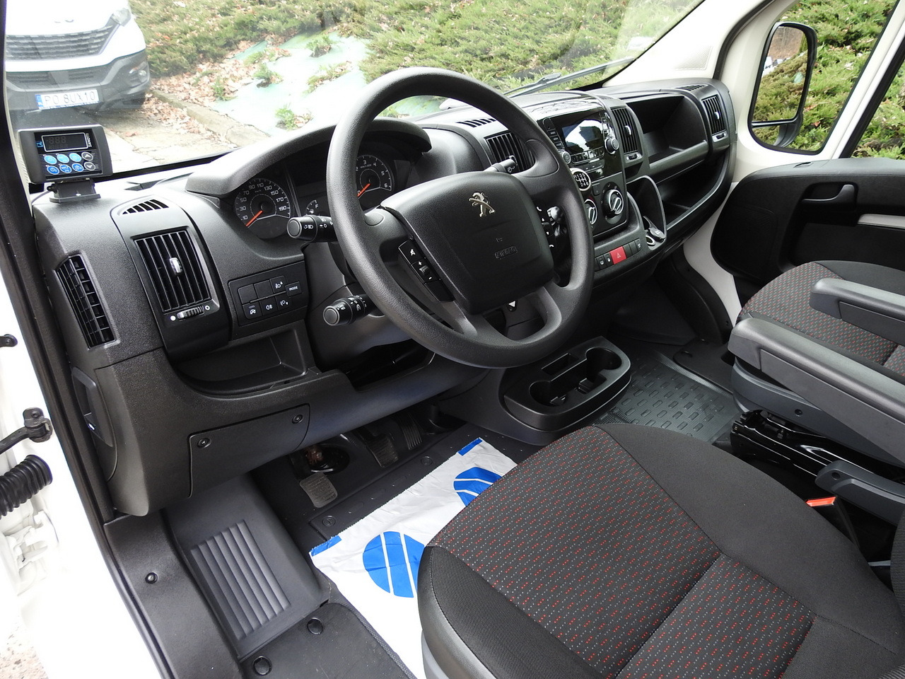 PEUGEOT BOXER REFRIGERATOR VAN -5*C TWO COMPARTMENTS CRUISE CONTROL AIR CONDITIONING 120HP - Refrigerated van: picture 2 PEUGEOT BOXER REFRIGERATOR VAN -5*C TWO COMPARTMENTS CRUISE CONTROL AIR CONDITIONING 120HP - Refrigerated van: picture 2