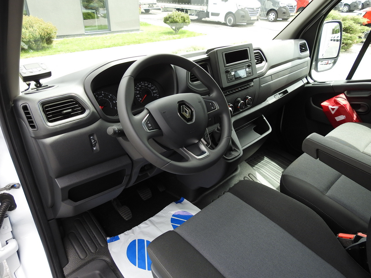 RENAULT MASTER NEW REGRIGERATOR BOX -10*C 8 PALLETS CRUISE CONTROL AIR CONDITIONING LED LIGHTS GUARANTEE 165HP - Refrigerated van: picture 2 RENAULT MASTER NEW REGRIGERATOR BOX -10*C 8 PALLETS CRUISE CONTROL AIR CONDITIONING LED LIGHTS GUARANTEE 165HP - Refrigerated van: picture 2