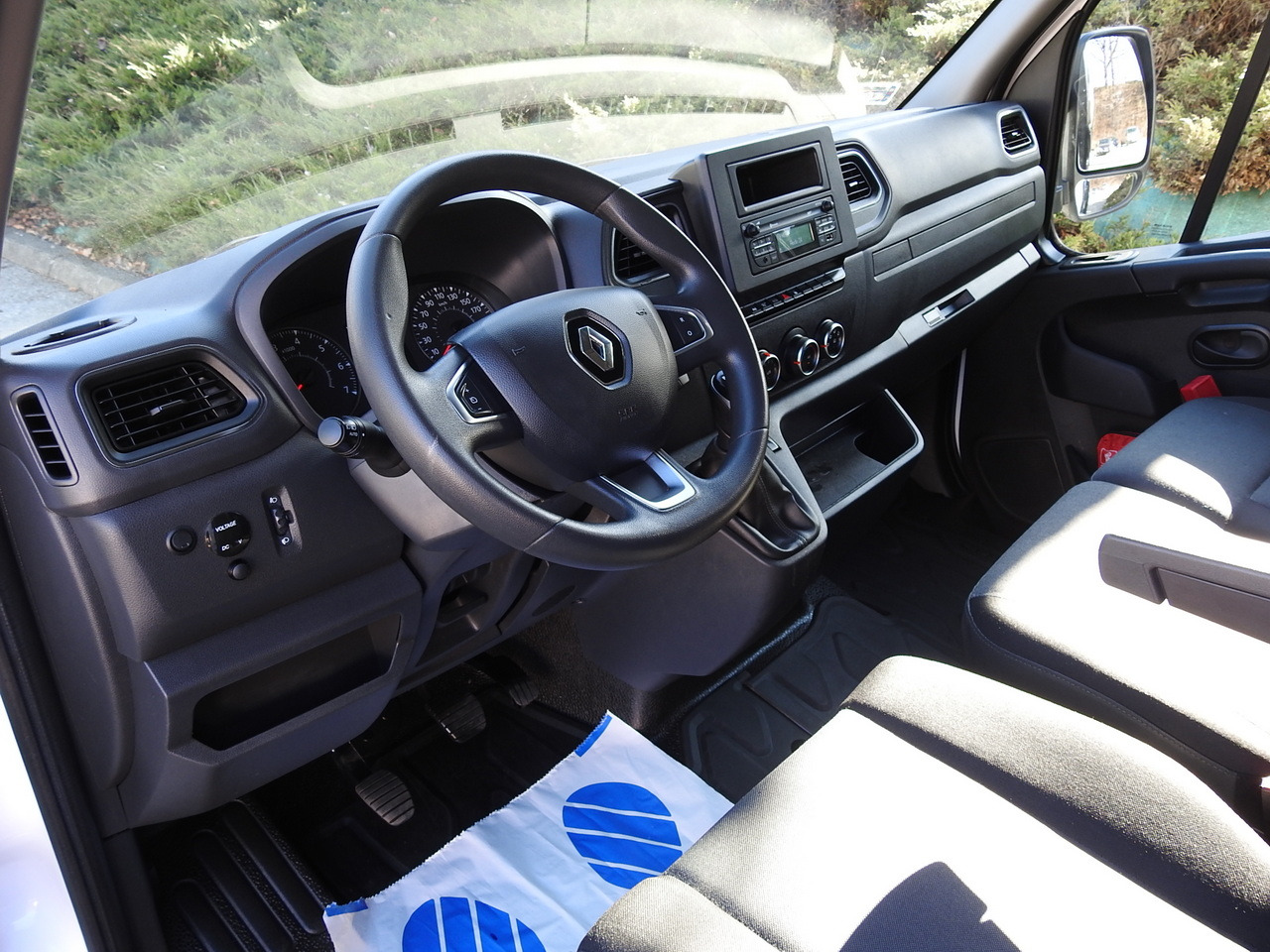 RENAULT MASTER TARPAULIN 10 PALLETS WEBASTO CRUISE CONTROL AIR CONDITIONING LED LIGHTS 165HP - Curtain side van: picture 2 RENAULT MASTER TARPAULIN 10 PALLETS WEBASTO CRUISE CONTROL AIR CONDITIONING LED LIGHTS 165HP - Curtain side van: picture 2