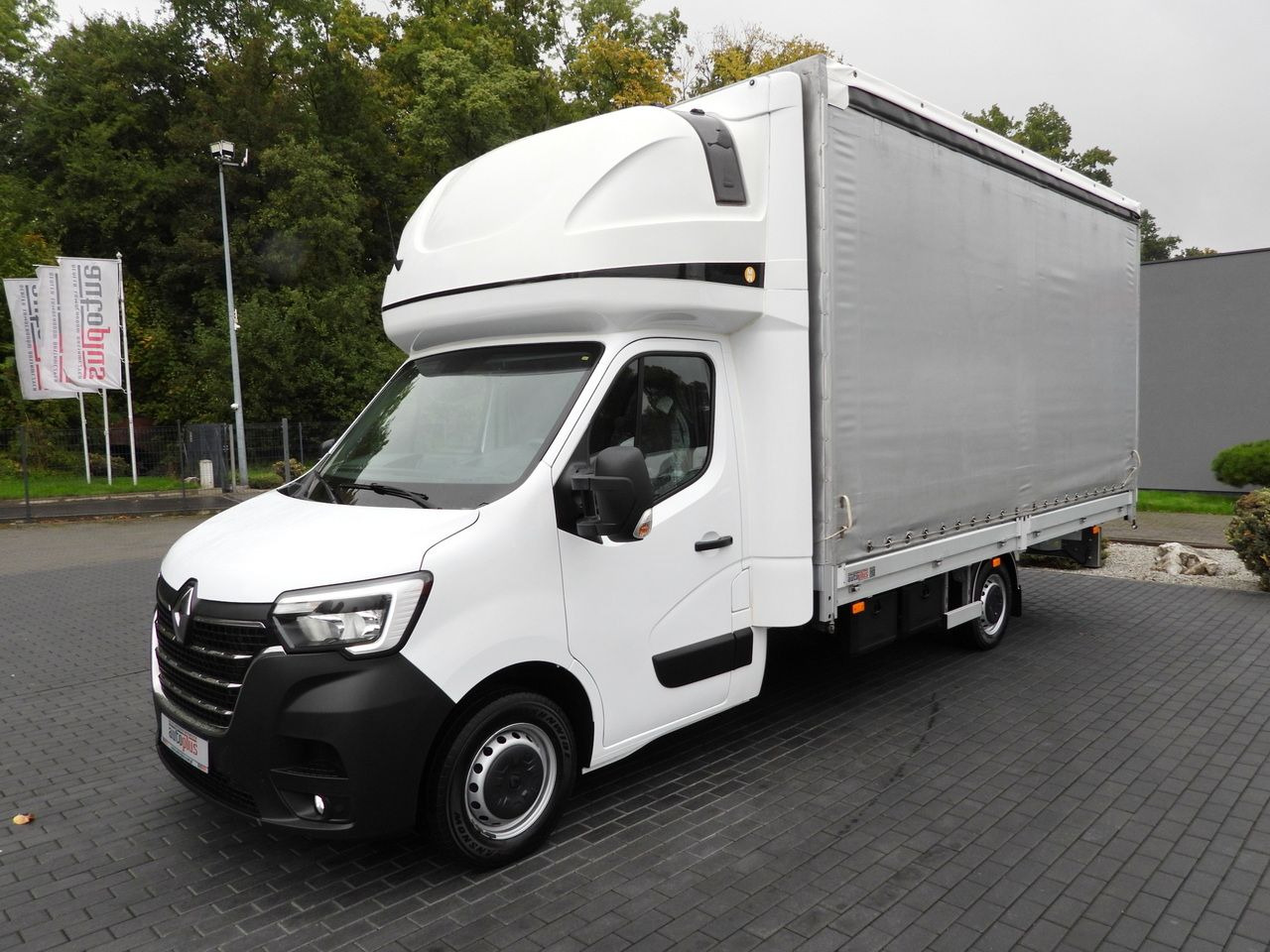 Curtain side van RENAULT MASTER TARPAULIN 12 PALLETS WEBASTO CRUISE CONTROL NAVIGATION LED LIGHTS PNEUMATICS AIR CONDITIONING 165HP: picture 6 Curtain side van RENAULT MASTER TARPAULIN 12 PALLETS WEBASTO CRUISE CONTROL NAVIGATION LED LIGHTS PNEUMATICS AIR CONDITIONING 165HP: picture 6