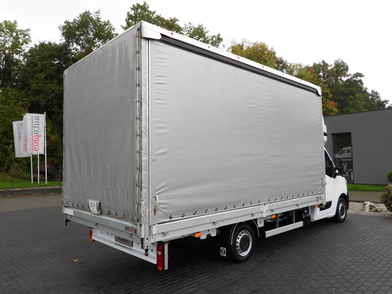 Curtain side van RENAULT MASTER TARPAULIN 12 PALLETS WEBASTO CRUISE CONTROL NAVIGATION LED LIGHTS PNEUMATICS AIR CONDITIONING 165HP: picture 13 Curtain side van RENAULT MASTER TARPAULIN 12 PALLETS WEBASTO CRUISE CONTROL NAVIGATION LED LIGHTS PNEUMATICS AIR CONDITIONING 165HP: picture 13