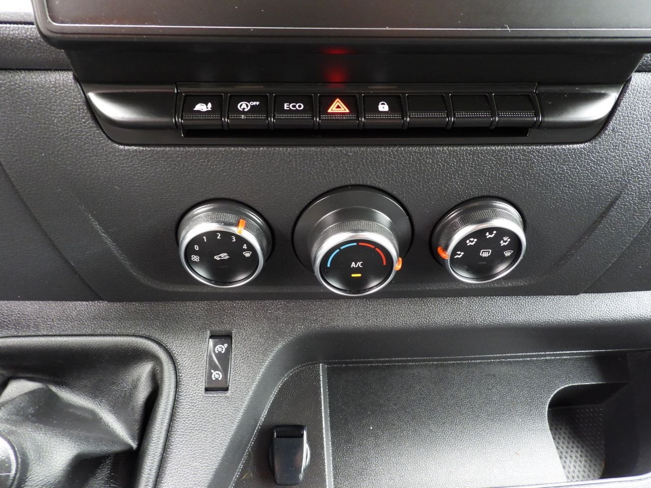 Curtain side van RENAULT MASTER TARPAULIN 12 PALLETS WEBASTO CRUISE CONTROL NAVIGATION LED LIGHTS PNEUMATICS AIR CONDITIONING 165HP: picture 34 Curtain side van RENAULT MASTER TARPAULIN 12 PALLETS WEBASTO CRUISE CONTROL NAVIGATION LED LIGHTS PNEUMATICS AIR CONDITIONING 165HP: picture 34