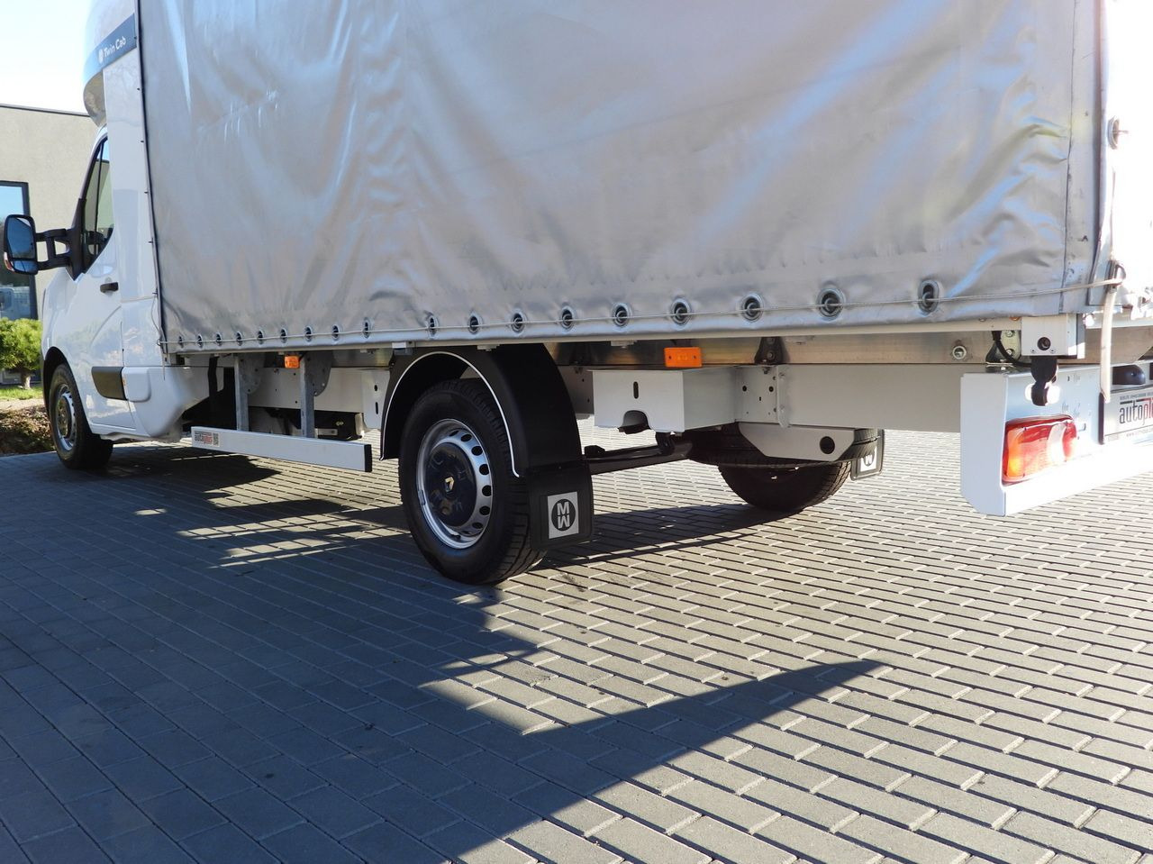 Curtain side van RENAULT MASTER TARPAULIN 8 PALLETS WEBASTO CRUISE CONTROL LED LIGHTS AIR CONDITIONING 165HP: picture 16 Curtain side van RENAULT MASTER TARPAULIN 8 PALLETS WEBASTO CRUISE CONTROL LED LIGHTS AIR CONDITIONING 165HP: picture 16