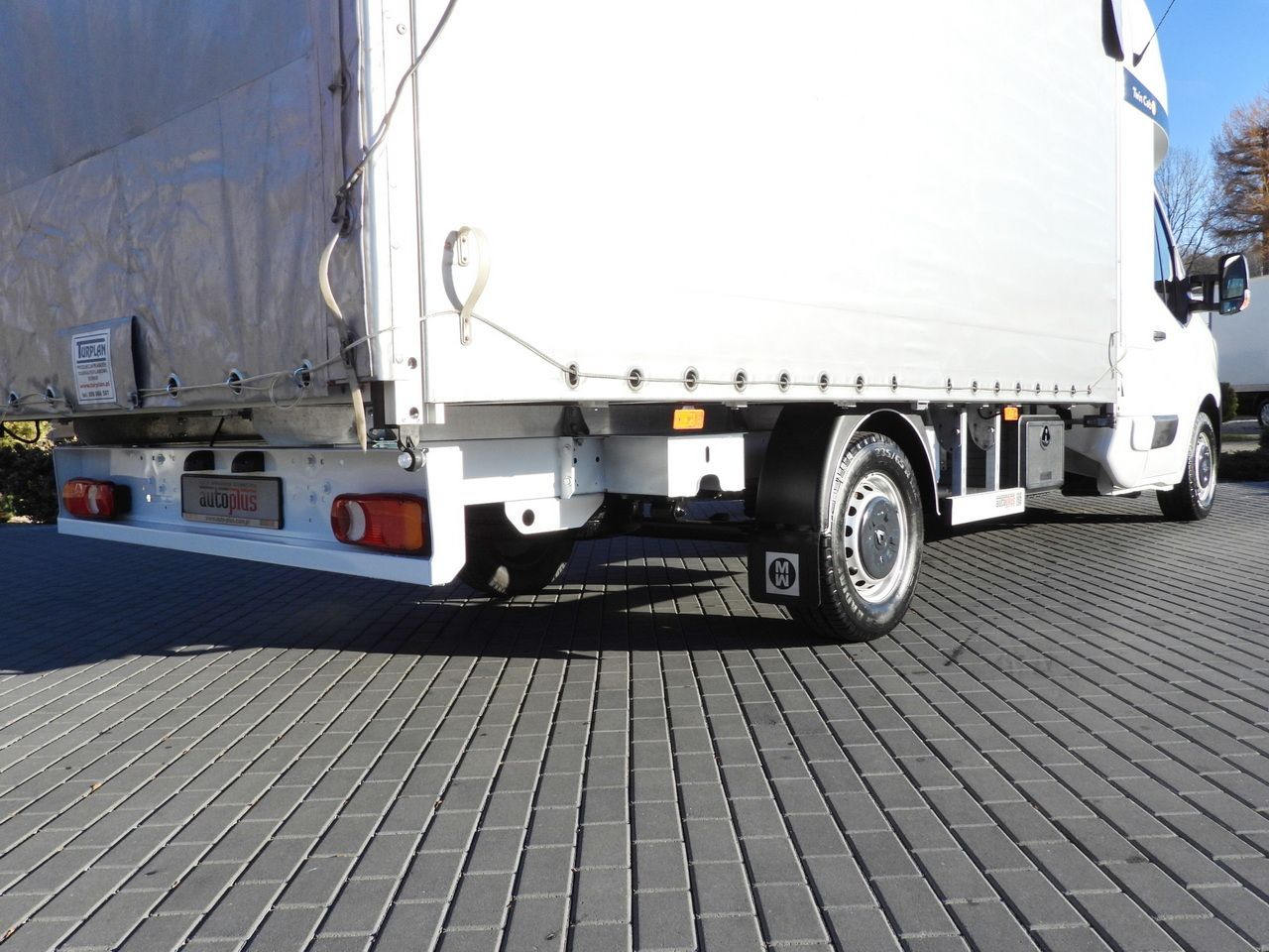 Curtain side van RENAULT MASTER TARPAULIN 8 PALLETS WEBASTO CRUISE CONTROL LED LIGHTS AIR CONDITIONING 165HP: picture 26 Curtain side van RENAULT MASTER TARPAULIN 8 PALLETS WEBASTO CRUISE CONTROL LED LIGHTS AIR CONDITIONING 165HP: picture 26