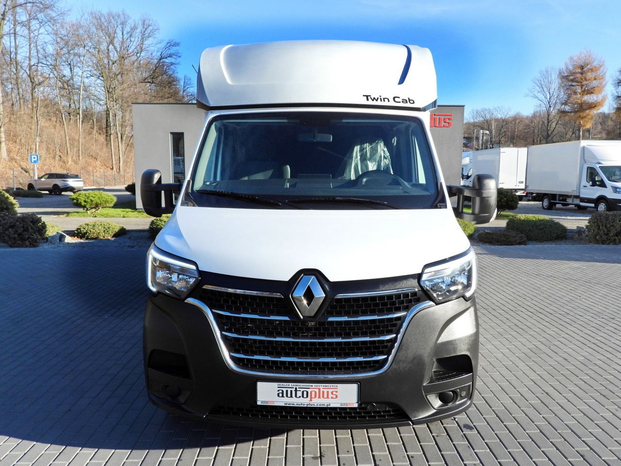 RENAULT MASTER TARPAULIN 8 PALLETS WEBASTO CRUISE CONTROL LED LIGHTS AIR CONDITIONING 165HP - Curtain side van: picture 5 RENAULT MASTER TARPAULIN 8 PALLETS WEBASTO CRUISE CONTROL LED LIGHTS AIR CONDITIONING 165HP - Curtain side van: picture 5
