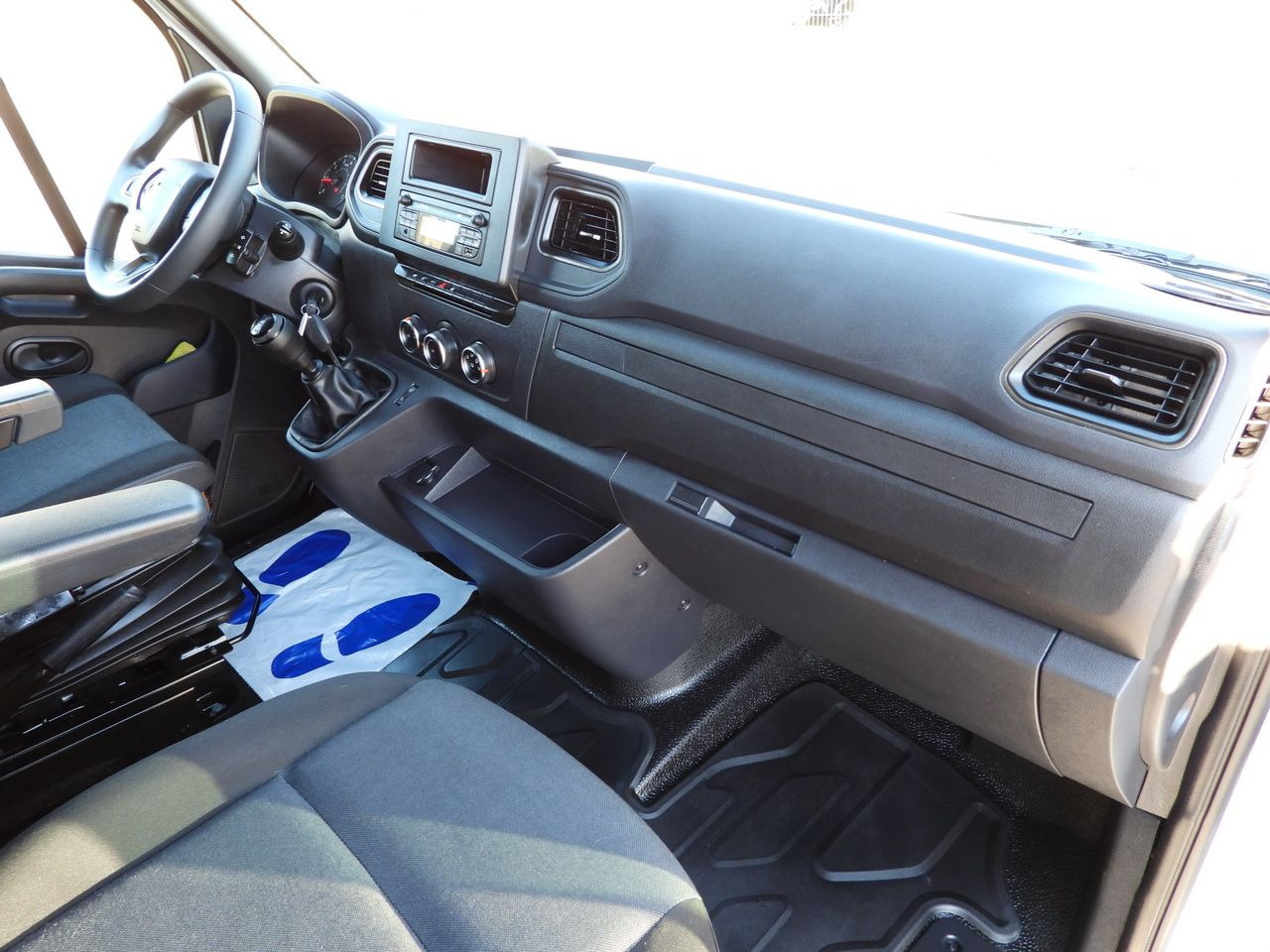 Curtain side van RENAULT MASTER TARPAULIN 8 PALLETS WEBASTO CRUISE CONTROL LED LIGHTS AIR CONDITIONING 165HP: picture 41 Curtain side van RENAULT MASTER TARPAULIN 8 PALLETS WEBASTO CRUISE CONTROL LED LIGHTS AIR CONDITIONING 165HP: picture 41