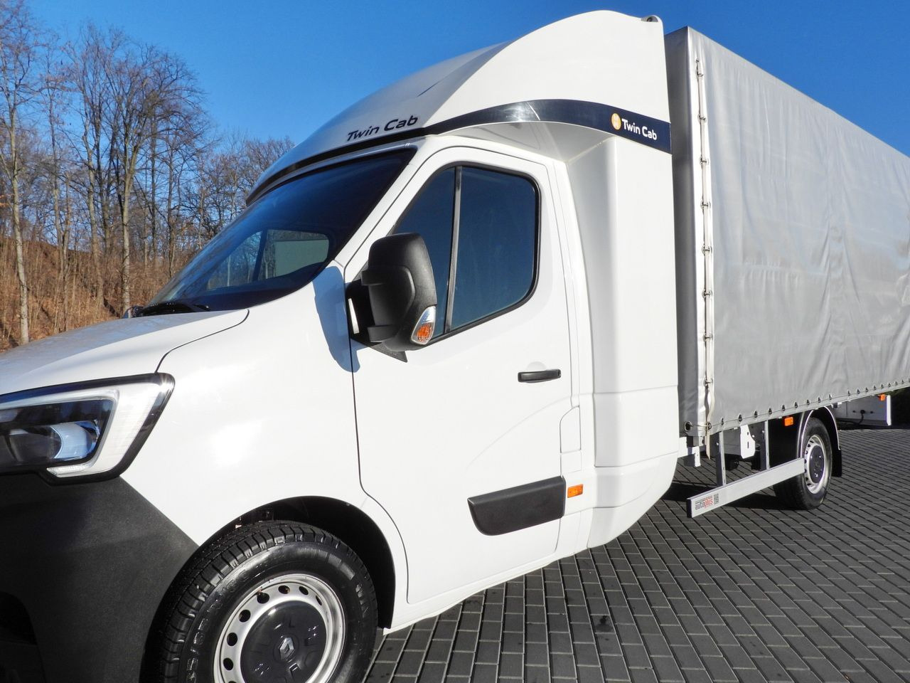Curtain side van RENAULT MASTER TARPAULIN 8 PALLETS WEBASTO CRUISE CONTROL LED LIGHTS AIR CONDITIONING 165HP: picture 19 Curtain side van RENAULT MASTER TARPAULIN 8 PALLETS WEBASTO CRUISE CONTROL LED LIGHTS AIR CONDITIONING 165HP: picture 19