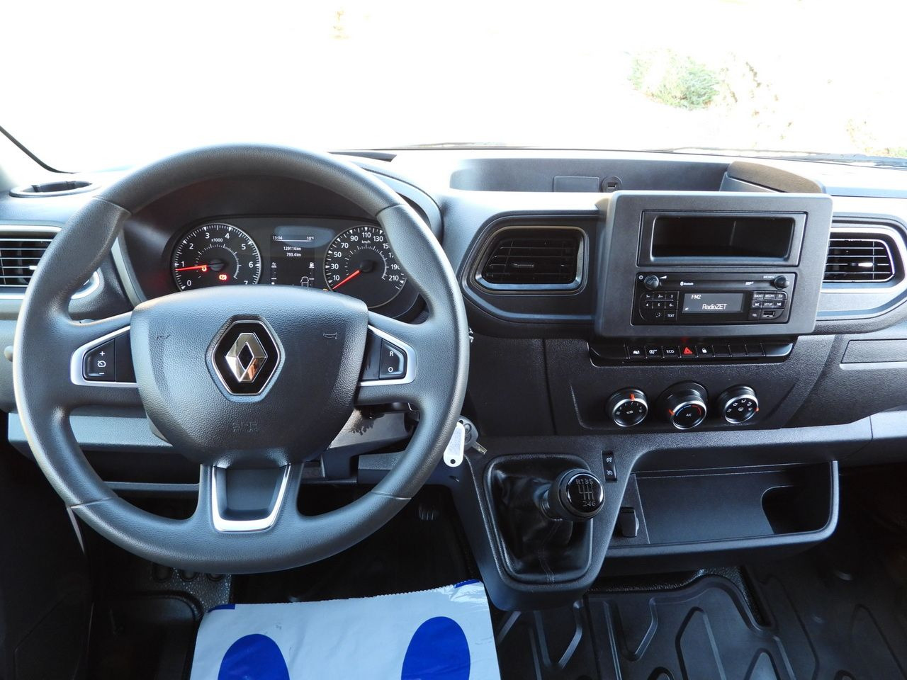 Curtain side van RENAULT MASTER TARPAULIN 8 PALLETS WEBASTO CRUISE CONTROL LED LIGHTS AIR CONDITIONING 165HP: picture 32 Curtain side van RENAULT MASTER TARPAULIN 8 PALLETS WEBASTO CRUISE CONTROL LED LIGHTS AIR CONDITIONING 165HP: picture 32