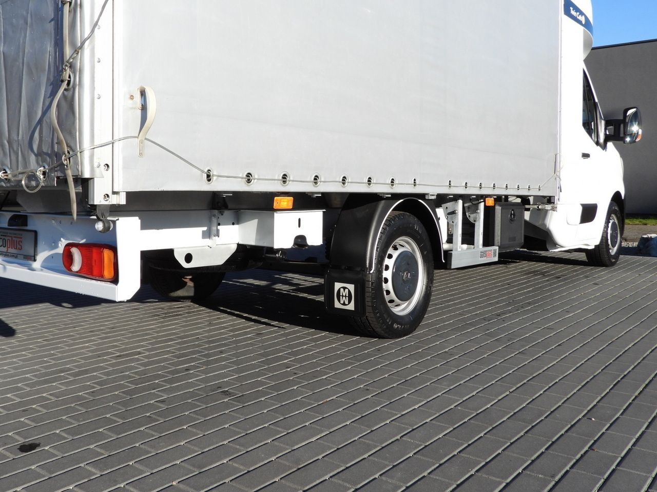 Curtain side van RENAULT MASTER TARPAULIN 8 PALLETS WEBASTO CRUISE CONTROL LED LIGHTS AIR CONDITIONING 165HP: picture 17 Curtain side van RENAULT MASTER TARPAULIN 8 PALLETS WEBASTO CRUISE CONTROL LED LIGHTS AIR CONDITIONING 165HP: picture 17