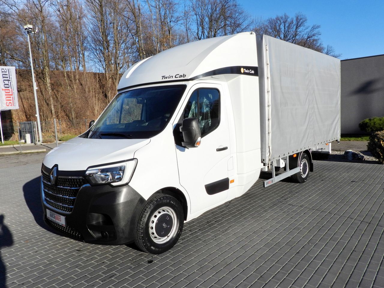 Curtain side van RENAULT MASTER TARPAULIN 8 PALLETS WEBASTO CRUISE CONTROL LED LIGHTS AIR CONDITIONING 165HP: picture 6 Curtain side van RENAULT MASTER TARPAULIN 8 PALLETS WEBASTO CRUISE CONTROL LED LIGHTS AIR CONDITIONING 165HP: picture 6