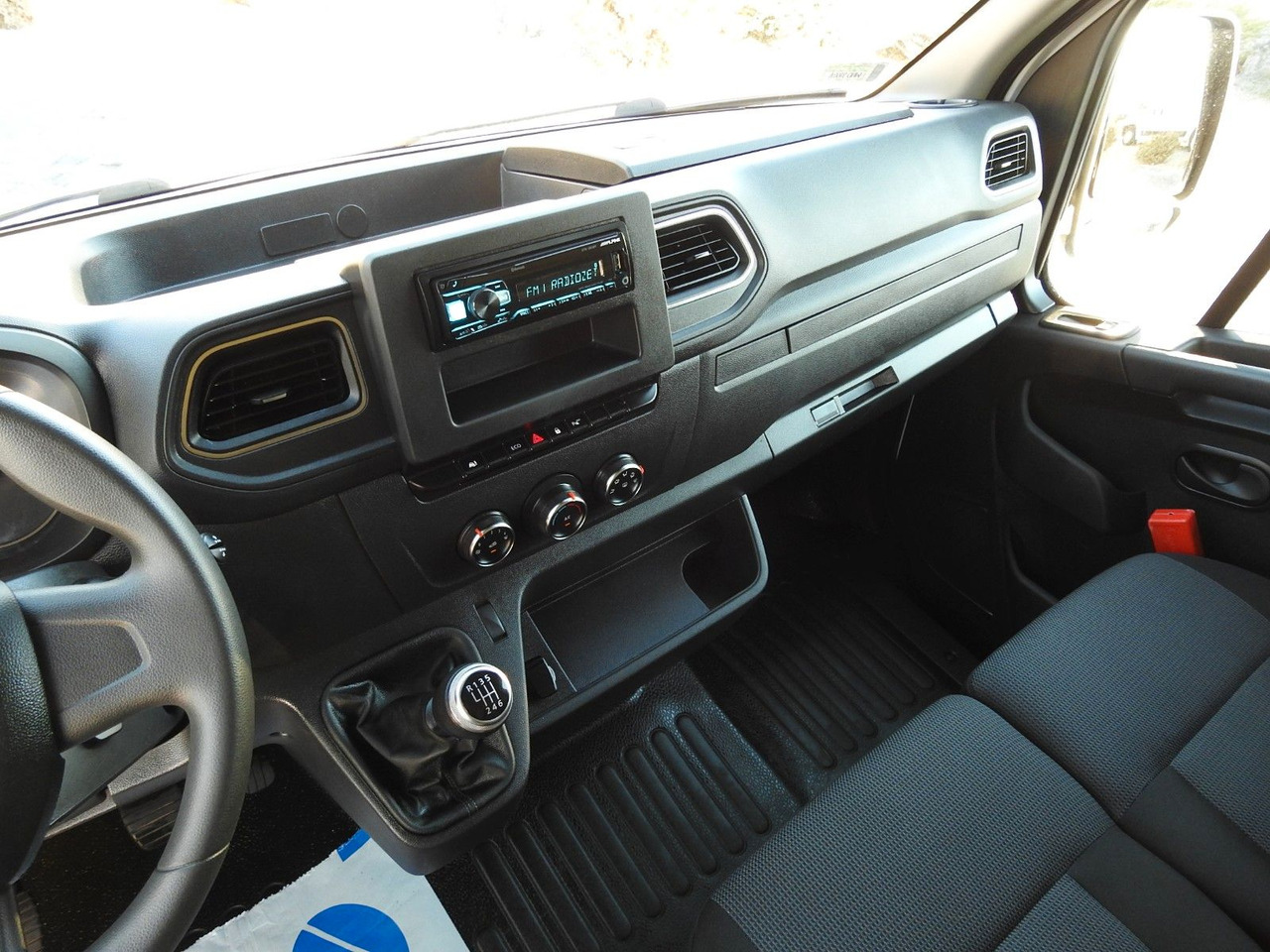 Lease a Renault MASTER KÜHLKASTENWAGEN -5*C HEIZFUNKTION  A/C Renault MASTER KÜHLKASTENWAGEN -5*C HEIZFUNKTION  A/C Renault MASTER KÜHLKASTENWAGEN -5*C HEIZFUNKTION  A/C Renault MASTER KÜHLKASTENWAGEN -5*C HEIZFUNKTION  A/C: picture 24