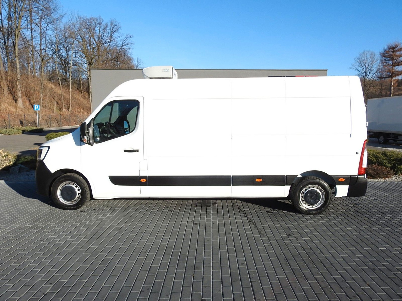 Lease a Renault MASTER KÜHLKASTENWAGEN -5*C HEIZFUNKTION  A/C Renault MASTER KÜHLKASTENWAGEN -5*C HEIZFUNKTION  A/C Renault MASTER KÜHLKASTENWAGEN -5*C HEIZFUNKTION  A/C Renault MASTER KÜHLKASTENWAGEN -5*C HEIZFUNKTION  A/C: picture 9